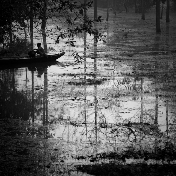 * Early morning - Cambodia , 2014
2014 International Black and White Spider Awards  Nominee ,
London , UK 
Professional / Silhouette  :  : LEO PELLETIER PHOTOGRAPHY | montreal, canada